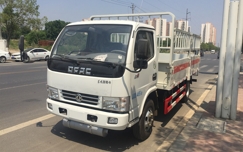 东风多利卡4.1米(蓝牌)气瓶车