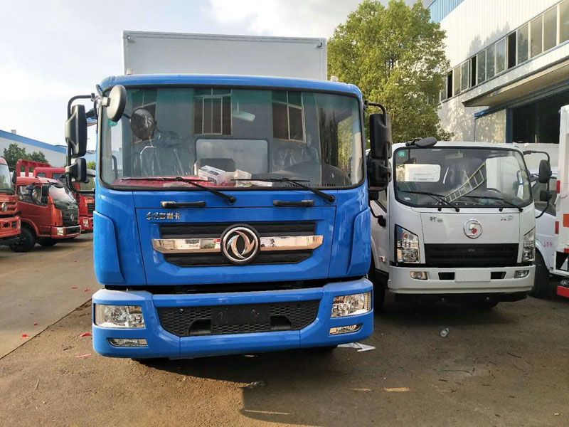 东风6.3米(10.3吨)气体厢式车