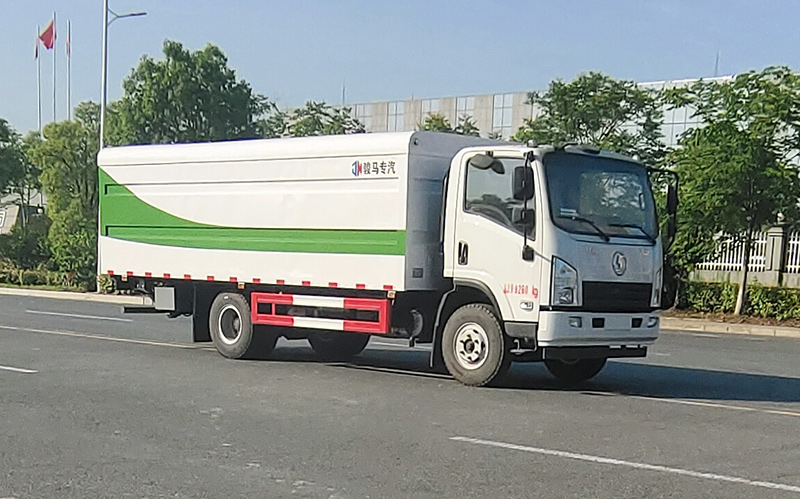 权骏牌JJJ5080XTYSX型密闭式桶装垃圾车